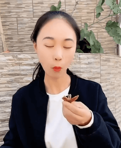 1697807709360391.gif 9.gif